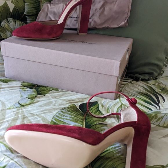 Designer Shoes - Picture 3 of 5